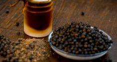 Black Pepper Extract Benefits: Boost Nutrient Absorption and More